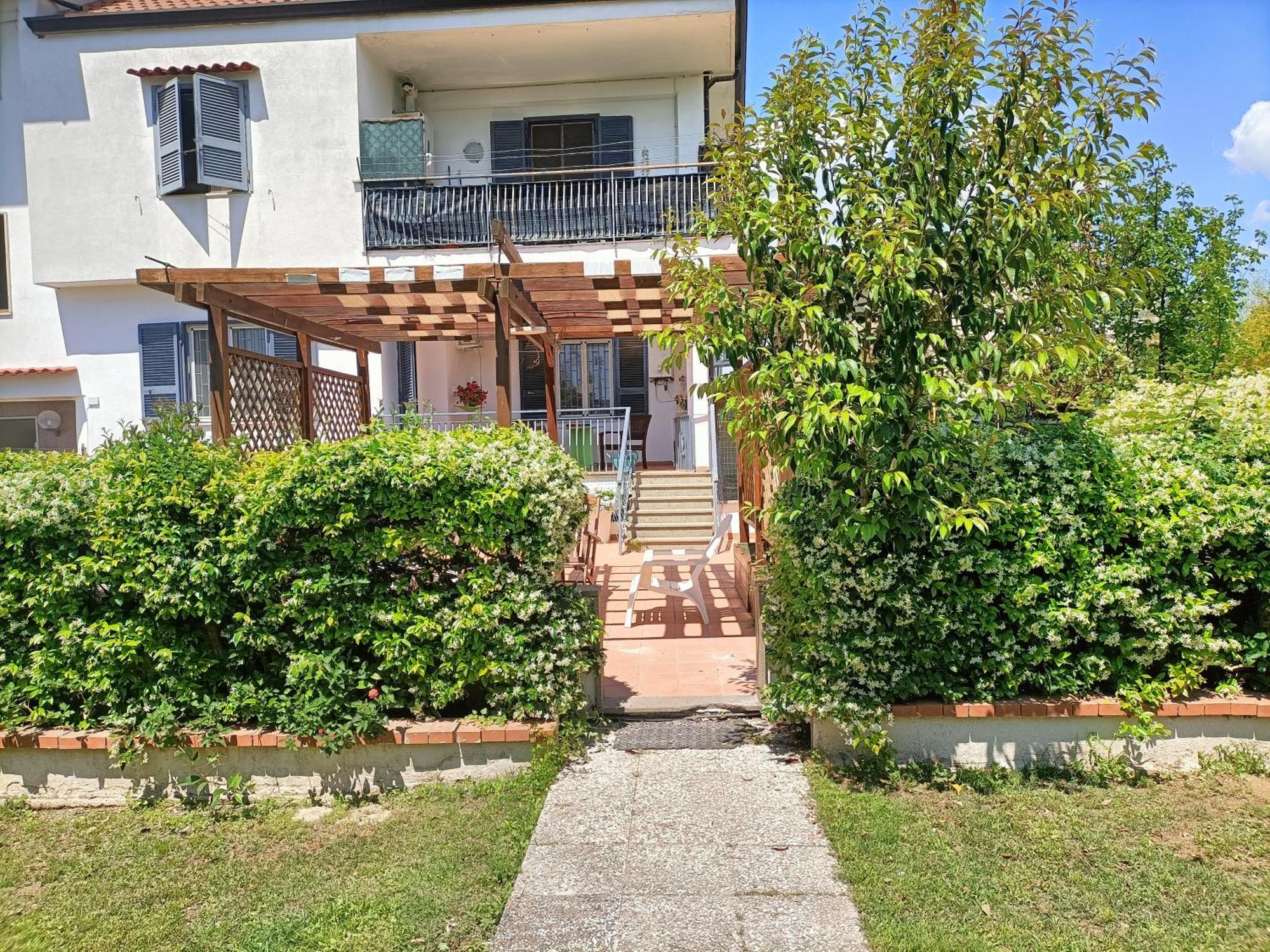 Il Giardino Degli Ulivi Apartment Giugliano In Campania Exterior photo